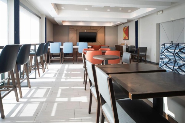 Holiday Inn Express Suites Little Rock West image 30