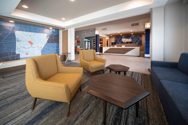 Holiday Inn Express Suites Little Rock West image 4